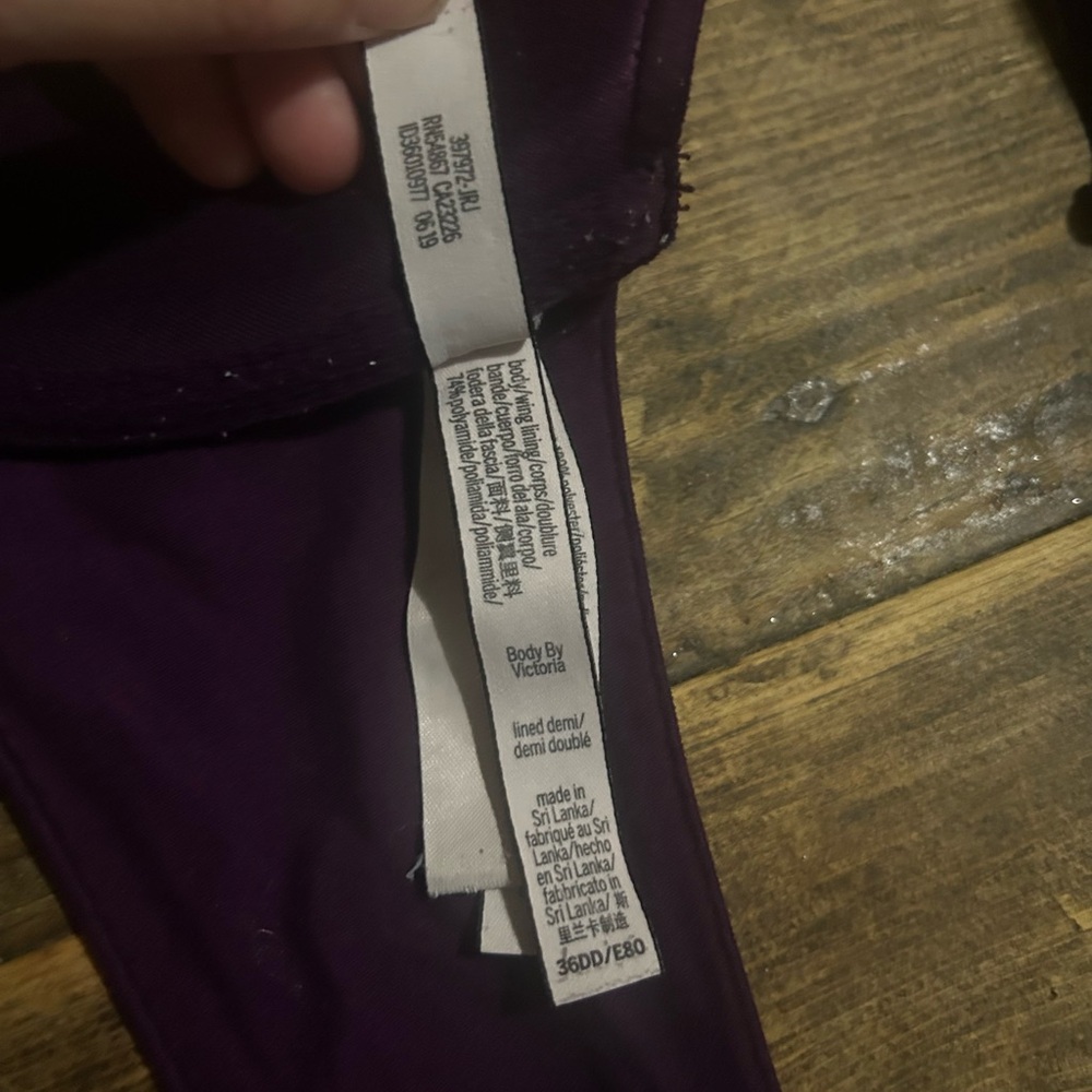 Victorias Secret‎ Body By Victoria Size 36DD Purple Lace V Back Lined Demi - Picture 2 of 6